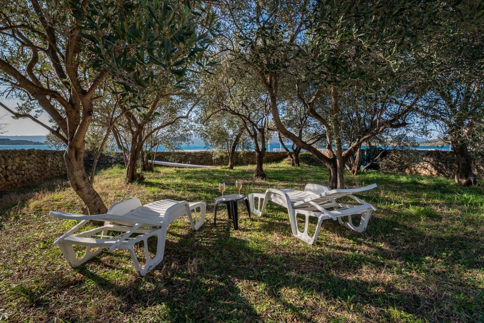 Beachfront Apartment Lostura Turanj Exterior foto